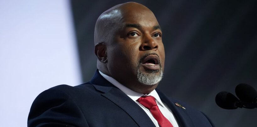 25 réactions hilarantes au politicien anti-LGBTQ+ Mark Robinson, alias surpris en train de regarder VOUS SAVEZ QUOI