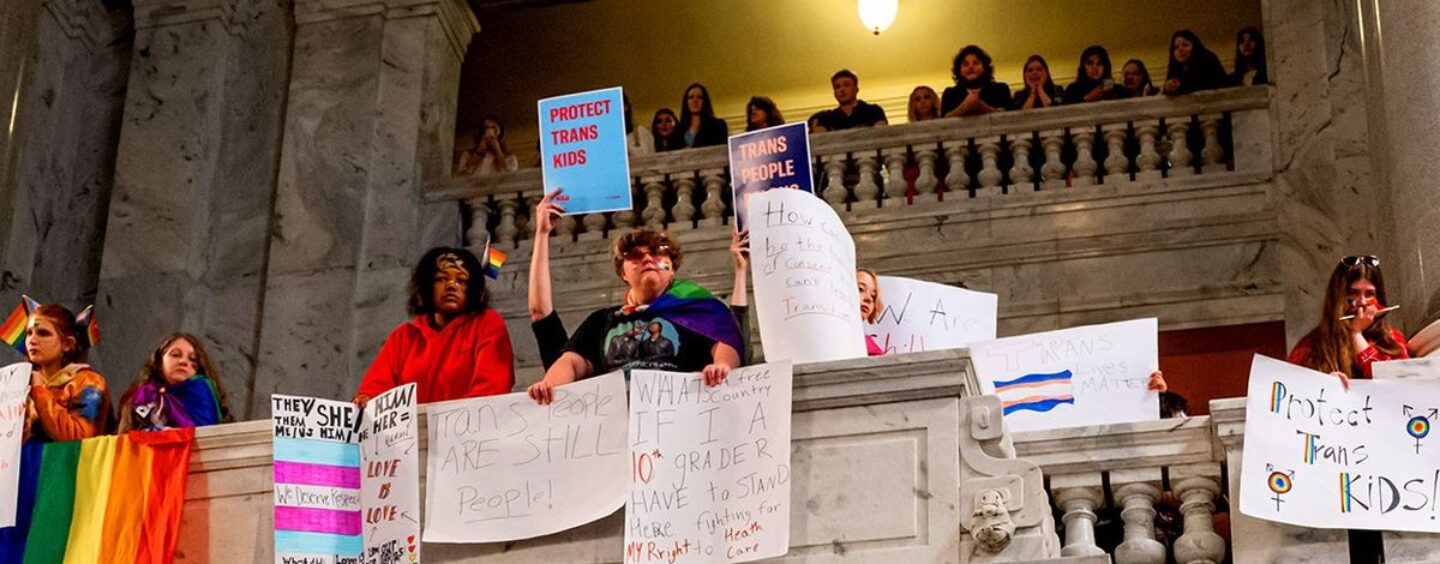 Le Kentucky mène la lutte contre les thérapies de conversion au milieu d'une vague de lois anti-LGBTQ+