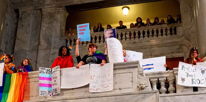 Le Kentucky mène la lutte contre les thérapies de conversion au milieu d'une vague de lois anti-LGBTQ+