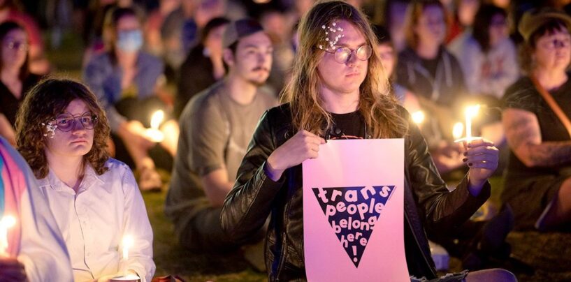 Les crimes haineux anti-LGBTQ+ ont augmenté en 2023, même si la criminalité a globalement diminué : rapport du FBI