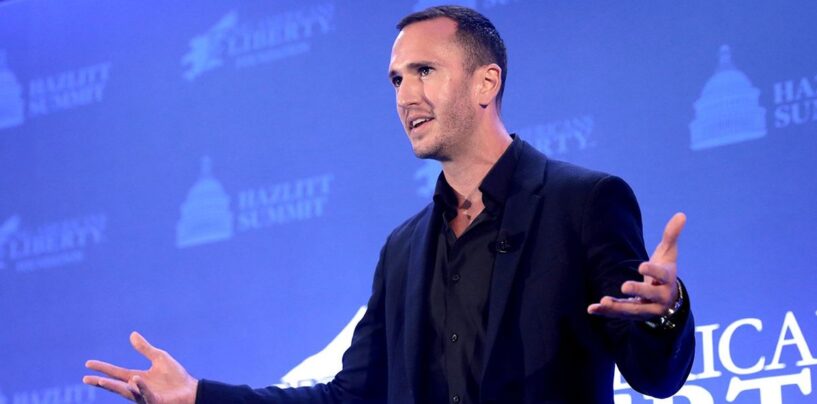 Un militant anti-LGBTQ+ de l'éducation d'extrême droite démasqué comme ancienne star de cinéma pour adultes gay