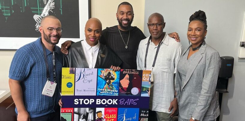 « Vous pouvez interdire nos livres, mais vous ne pouvez pas interdire l'histoire » : les auteurs s'expriment lors d'un événement organisé par le représentant Pressley sur l'interdiction des livres