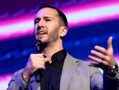 Corey DeAngelis, « hypocrite » de droite, semble admettre qu'il est gay dans les films pour adultes : « victime de mauvaises décisions et de mauvaises influences »