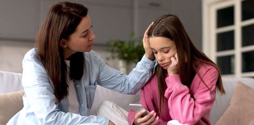 90 % des enfants trans bénéficient du soutien de leurs parents, mais la moitié sont victimes d'intimidation à l'école, selon un nouveau rapport