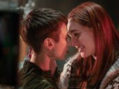 Les stars queer et le créateur de Wynonna Earp parlent de sexe torride, de bagarres dans les bars, de pansexualité et plus encore