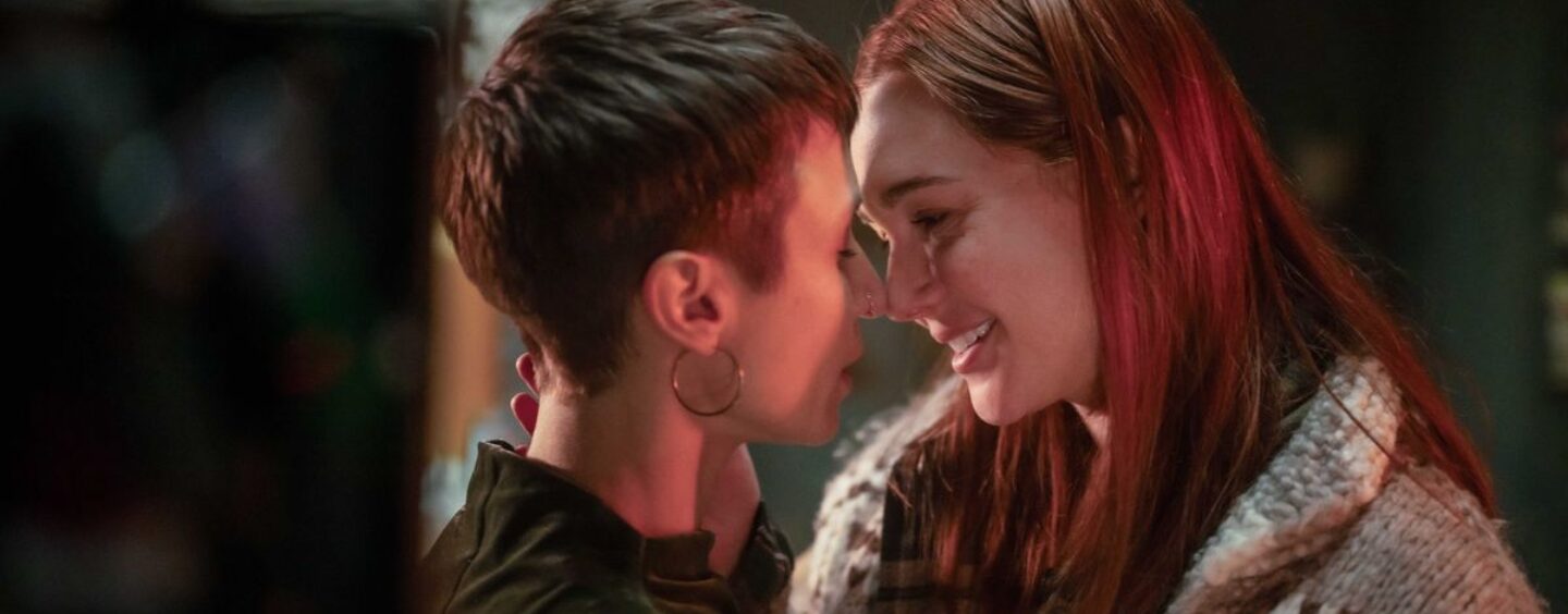 Les stars queer de Wynonna Earp, créatrice sur ses identités évolutives et son sexe torride