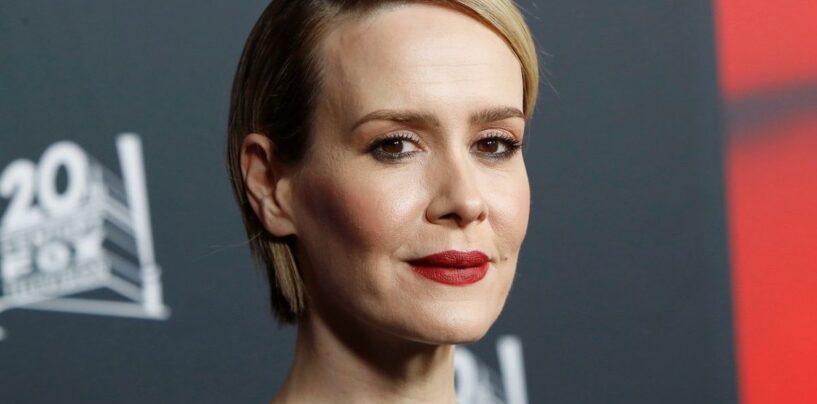 Sarah Paulson réagit de manière hilarante aux fans qui l'appellent « mère »