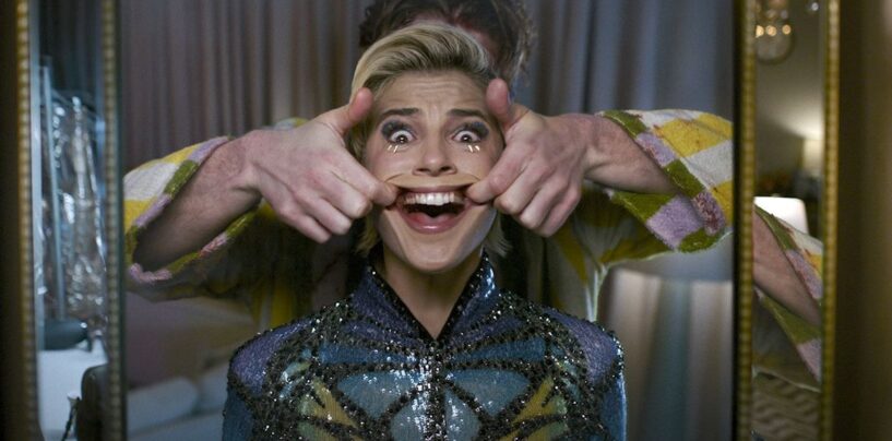 La star de « Smile 2 », Naomi Scott, transforme le cauchemar d'une pop star en une vie méchante, horrible et à couper le souffle