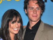 Regardez Jonathan Groff répondre à la rumeur de longue date selon laquelle Lea Michele ne sait pas lire
