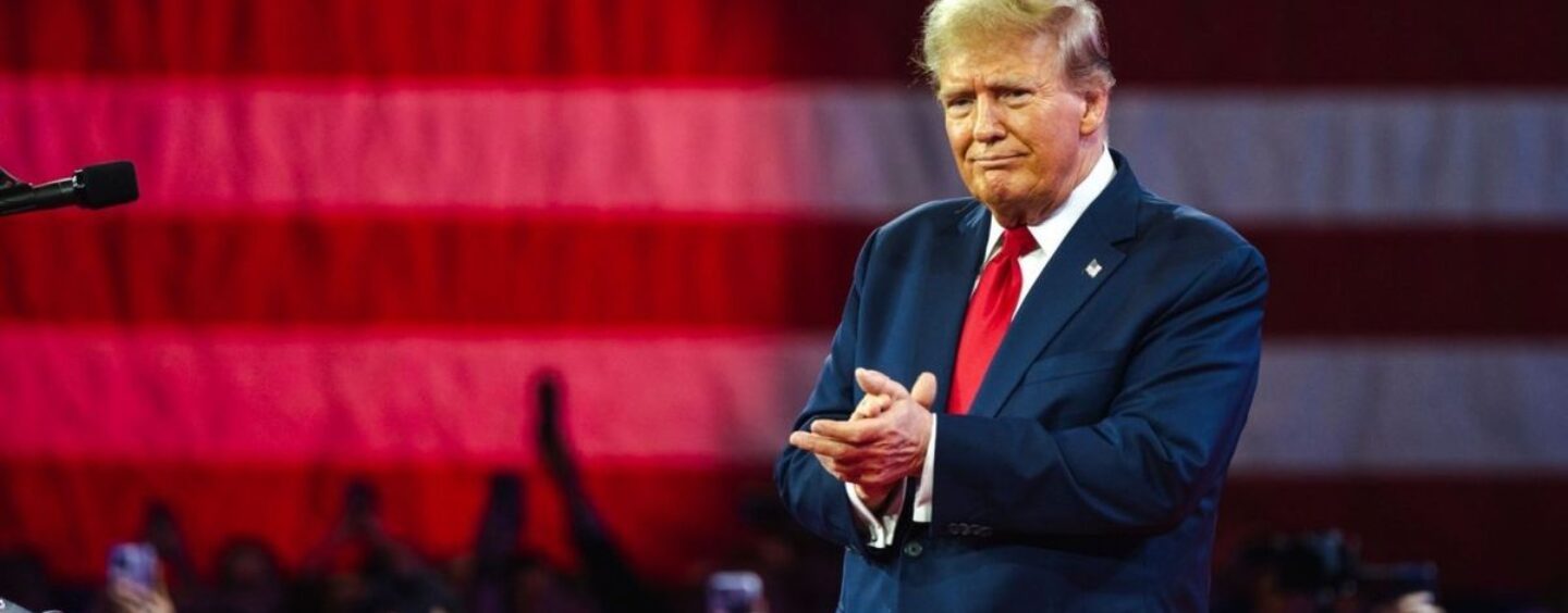 Donald Trump célèbre les organes génitaux « incroyables » de la légende du golf Arnold Palmer dans un discours de campagne bizarre