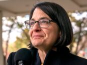 La représentante historique Becca Balint parle de trouver l'espoir en ces temps de division en tant que membre queer du Congrès