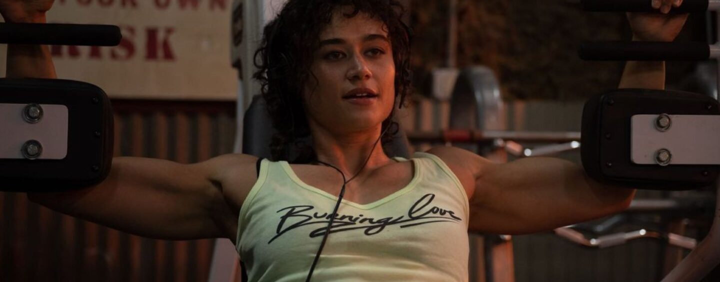 Plus de 21 photos de filles au corps costaud ET de Katy O'Brian