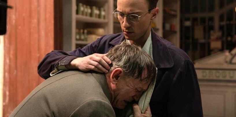 L'affiche torride à moitié nue du film « Queer » de Luca Guadagnino nous donne envie de voir le film