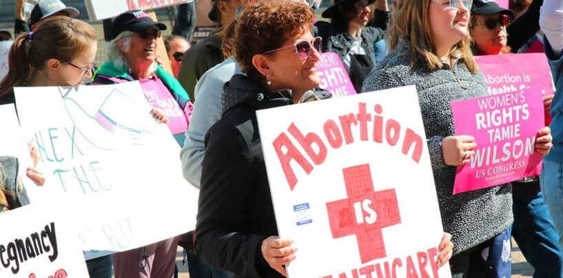 L'interdiction de l'avortement pendant six semaines dans l'Ohio est définitivement annulée alors que le juge confirme le référendum