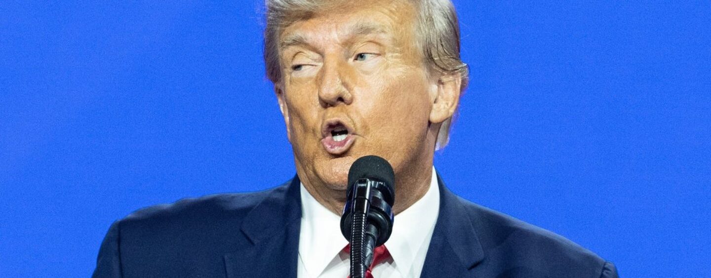 30 réactions DRÔLES face à Trump qui donne l'impression qu'il va utiliser sa bouche pour autre chose que mentir