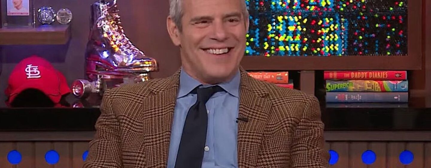 Andy Cohen avoue qu'il était haut comme un cerf-volant lorsqu'il chantait avec ce célèbre boys band