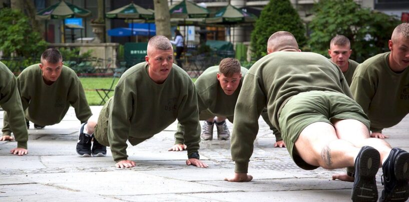 La publicité militaire offensivement anti-LGBTQ+ de Donald Trump suscite de vives critiques