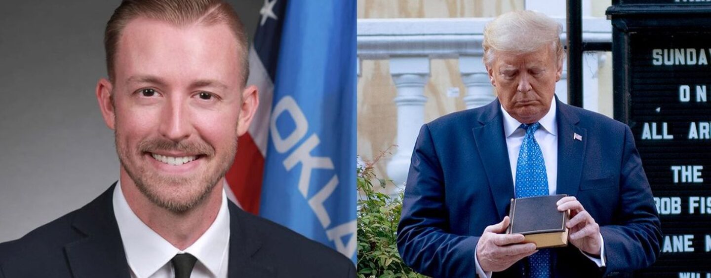 Le surintendant de l'Oklahoma veut 3,3 millions de dollars pour installer 55 000 Bibles Trump dans les salles de classe