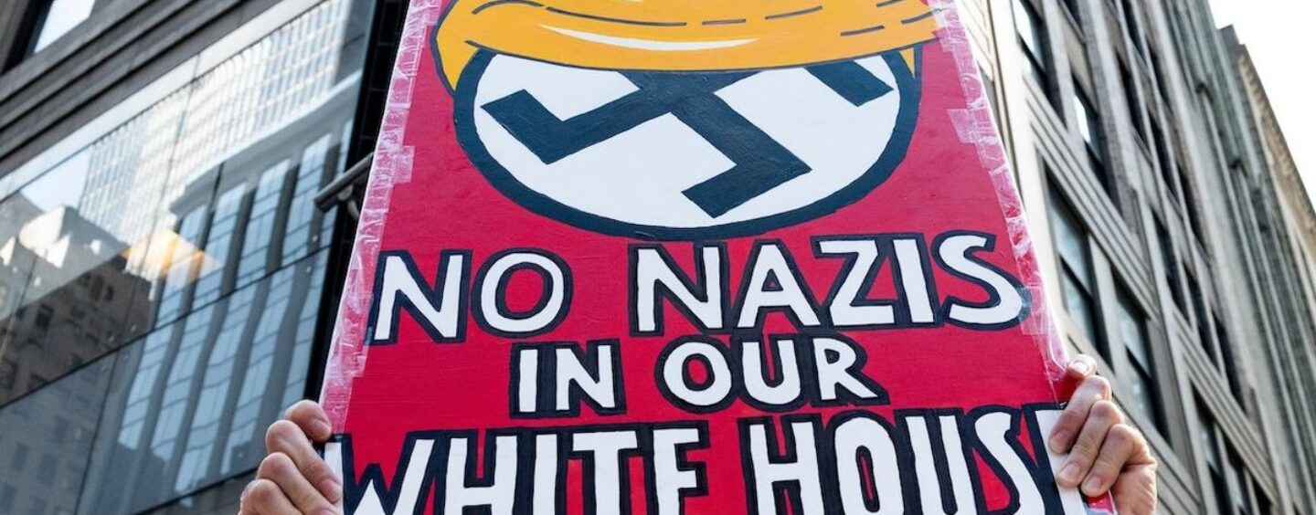 Lors d’une élection critique, le Washington Post et le Los Angeles Times soutiennent le fascisme