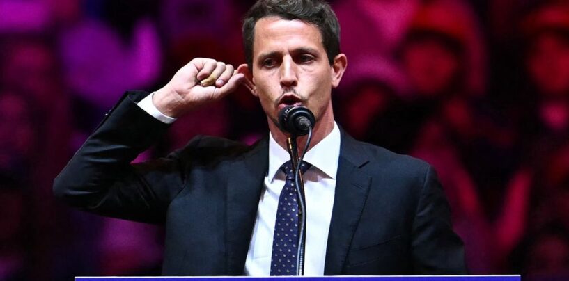 Qui est Tony Hinchcliffe, le tas d'ordures humaines insultant Porto Rico lors du rassemblement MSG de Donald Trump ?