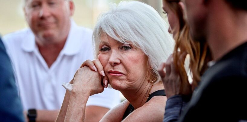 Un juge du Colorado fustige Tina Peters, la négationniste des élections MAGA, lors de la détermination de la peine : « Vous êtes un charlatan »