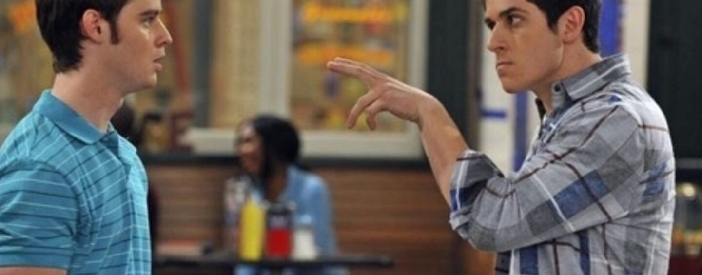 Dan Benson riposte après que l'ancien coéquipier de « Wizards », David Henrie, lui ait fait de l'ombrage sur OnlyFans