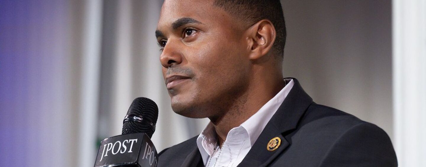 New York Dem Ritchie Torres discute de la lutte pour la représentation LGBTQ+ à l'approche des élections