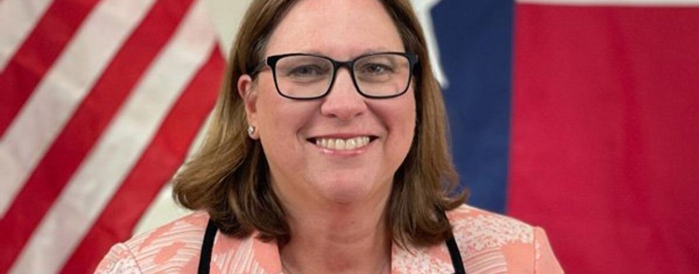 Briser les barrières : Julie Johnson devient la PREMIÈRE personne LGBTQ+ élue au Congrès du Sud