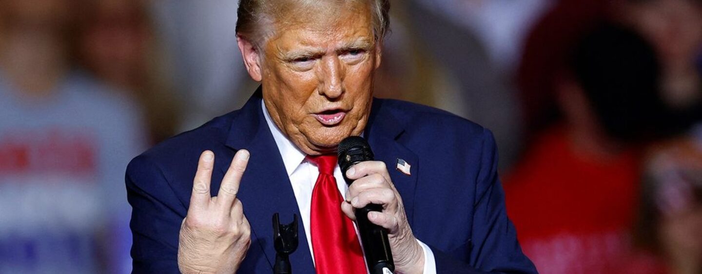 Donald Trump bat Kamala Harris et remporte l'élection présidentielle de 2024