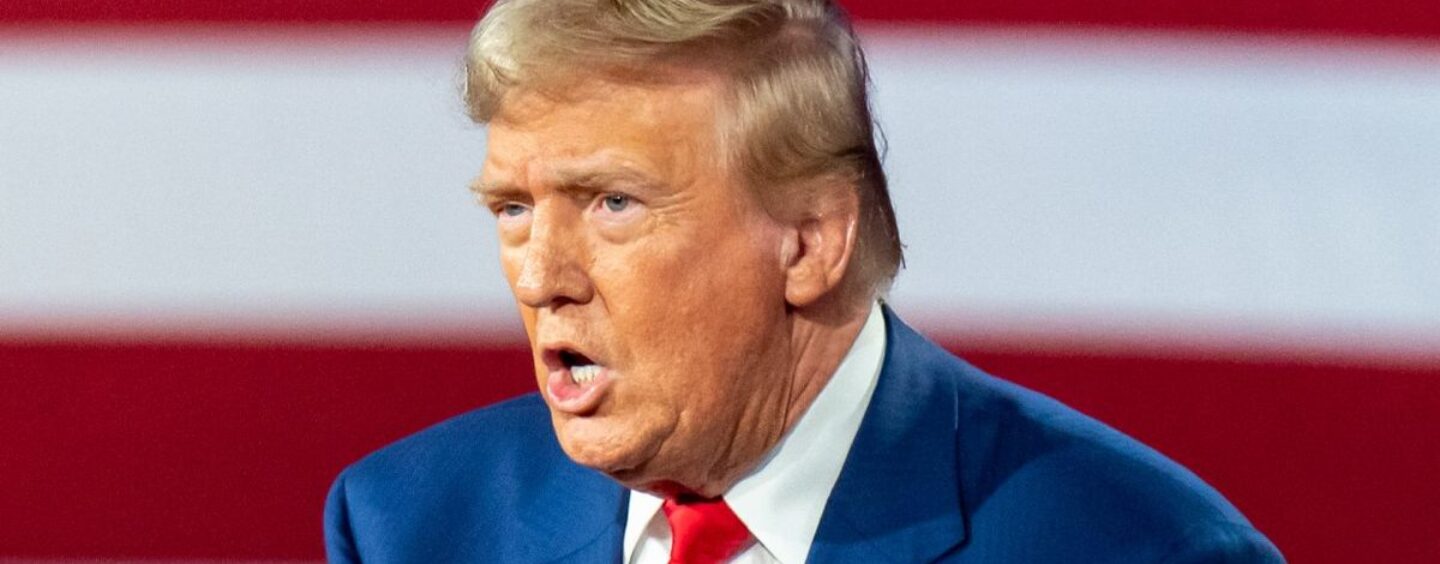 Voici comment la présidence de Trump en 2025 peut affecter (et effacer) les contenus LGBTQ+