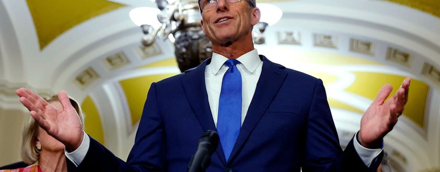 John Thune, sénateur républicain du Dakota du Sud au mauvais bilan en matière de droits LGBTQ+, élu chef de la majorité
