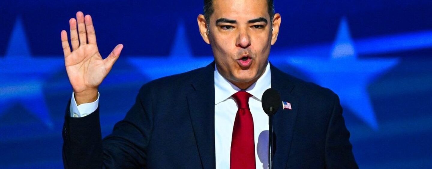 Le député démocrate gay Robert Garcia annonce sa candidature à la direction