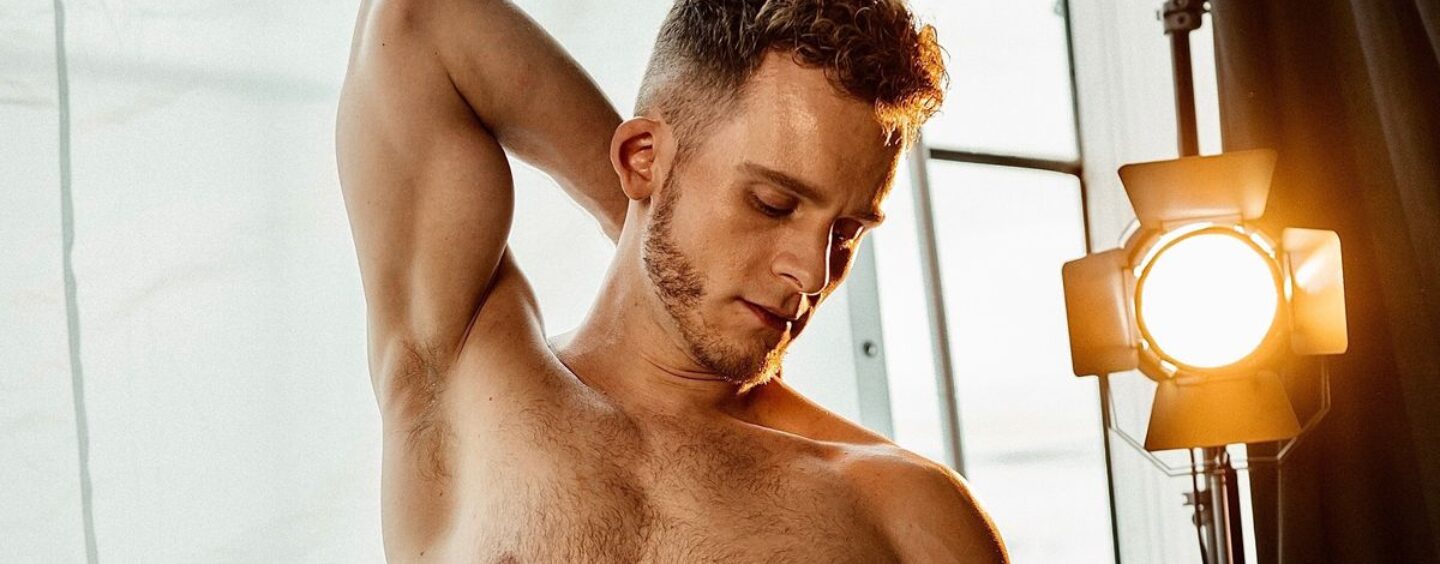 La star du cinéma pour adultes Dylan Tides dévoile ses secrets dans une interview révélatrice