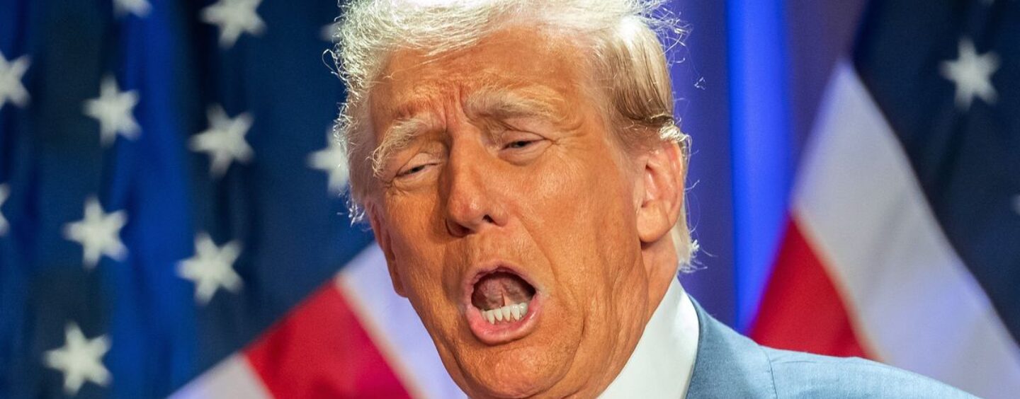 Une nouvelle photo de Trump donne l'impression que ses cheveux sont sous protection des témoins et que X est en train de rôtir