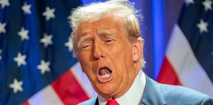 Une nouvelle photo de Trump donne l'impression que ses cheveux sont sous protection des témoins et que X est en train de rôtir