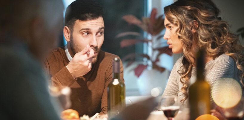 Le guide de survie queer pour rentrer chez soi à Thanksgiving et comment prendre soin de soi après