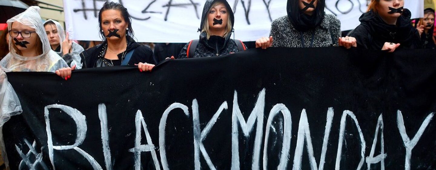 La sombre histoire de la Pologne avec un gouvernement d'extrême droite anti-LGBTQ+ devrait être un avertissement pour les Américains