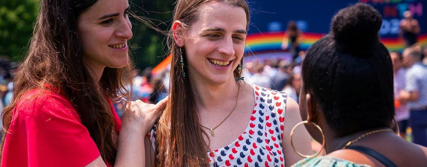 Zooey Zephyr appelle les personnes trans à « planter le drapeau de la joie » contre Donald Trump (exclusif)