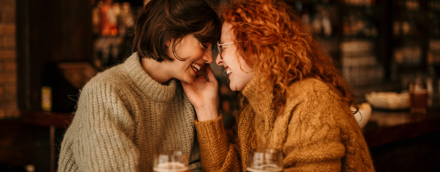 3 façons de rencontrer des femmes quand on n'a absolument aucun gaydar, selon les experts
