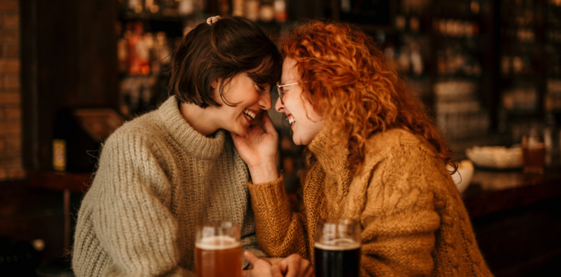 3 façons de rencontrer des femmes quand on n'a absolument aucun gaydar, selon les experts