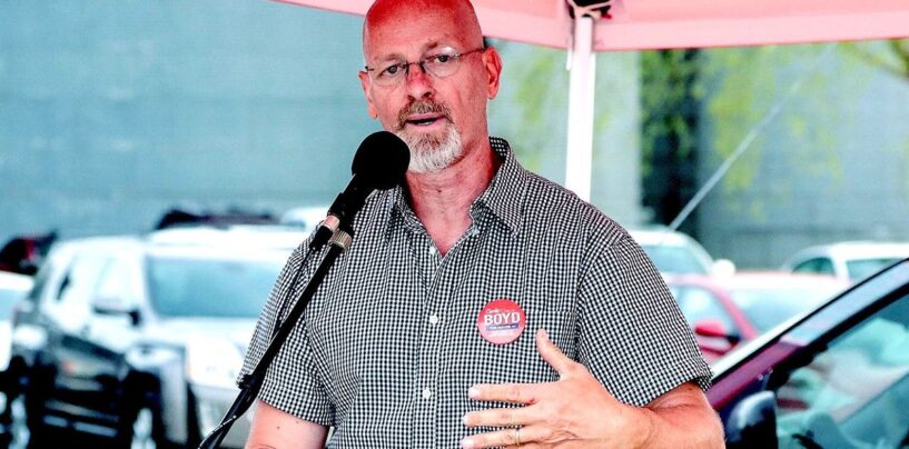 « Je ne sais même pas ce que ce mot signifie », déclare le maire de Caroline du Sud qui a utilisé des insultes antigay lors d'une réunion