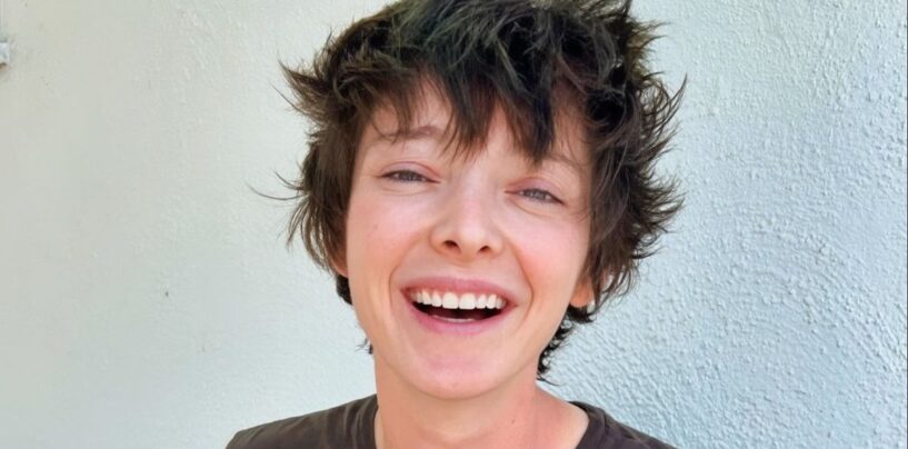 Nick Dumont d'Oppenheimer embrasse l'identité transmasc non binaire