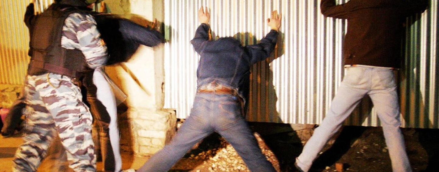 La police russe effectue des descentes dans des clubs pour réprimer la « propagande » LGBTQ+ et procède à des arrestations