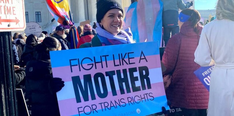 Ces parents d'enfants transgenres ont beaucoup à dire sur l'affaire de la Cour suprême sur les soins d'affirmation de genre