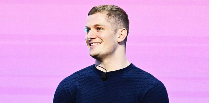 Carl Nassib, ancien joueur gay de la NFL, rejoint le conseil d'administration de l'organisation à but non lucratif de prévention du suicide chez les jeunes LGBTQ+, The Trevor Project
