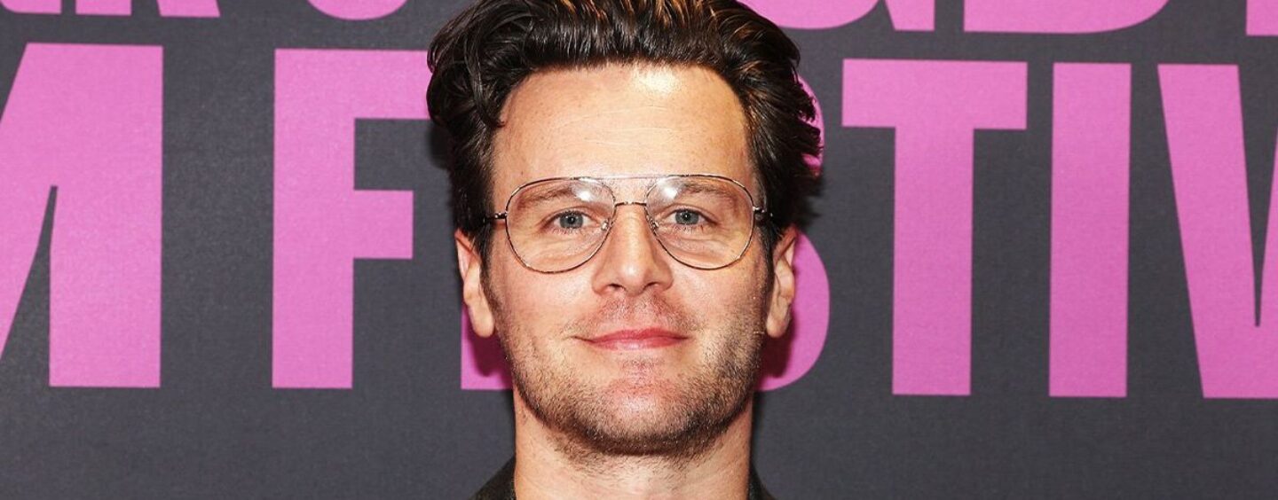 Jonathan Groff joue dans la nouvelle comédie romantique gay « A Nice Indian Boy »
