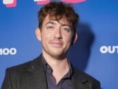Kevin McHale réagit à la montée en flèche de « Defying Gravity » de Glee dans les charts musicaux