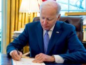 Le président Joe Biden signe le premier projet de loi fédéral anti-LGBTQ+ depuis des décennies