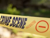 Un homme de New York saigne dans les bras de son mari après avoir été poignardé mortellement près d'un refuge pour sans-abri