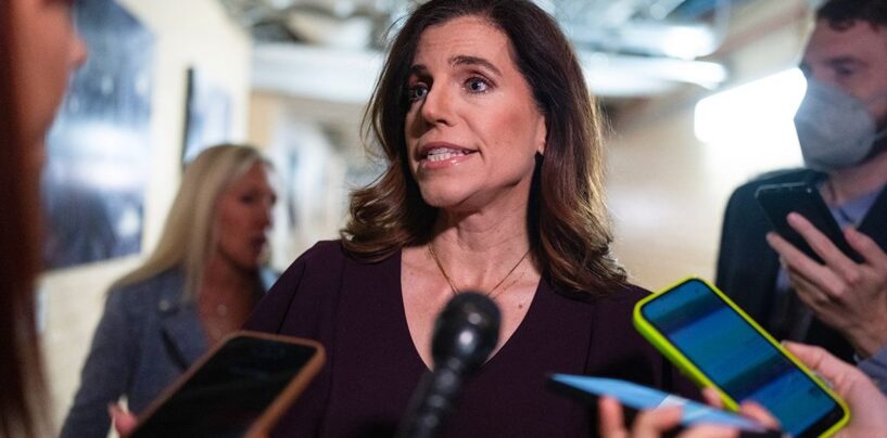 Nancy Mace fait arrêter une éminente militante du placement familial pour des accusations d'agression que des témoins oculaires contestent